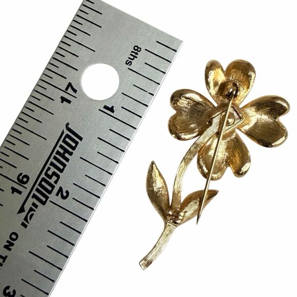 Vintage Dogwood Flower Brooch - Picture 5 of 5